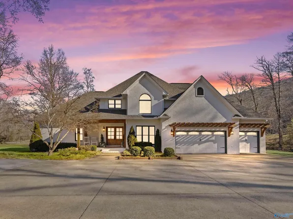 2665 Signal Point Rd, Guntersville, AL 35976