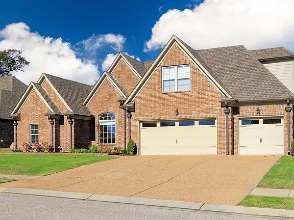 3rd image of 410 Fairoaks Dr