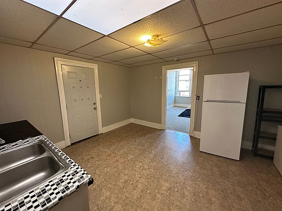 4th image of 217 1/2 W Main St #2