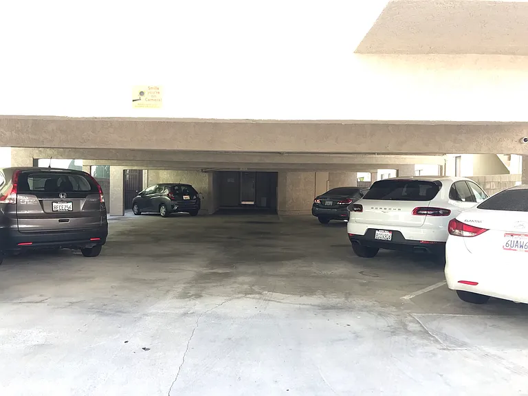 1730 Barry Ave — Photo 2