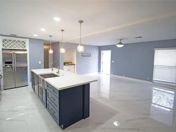 6804 NW 78th St, Tamarac, FL 33321