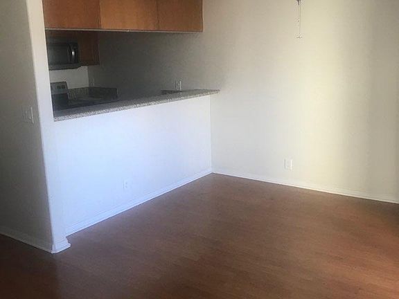 2nd image of 4102 Marlborough Ave APT 207
