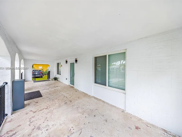 1020 SW 23rd Ave #4 — Photo 7