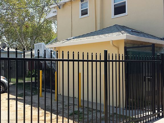 5th image of 691 El Camino Ave APT 1