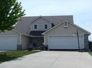 401 Elk Ridge Dr, Baldwin City, KS 66006