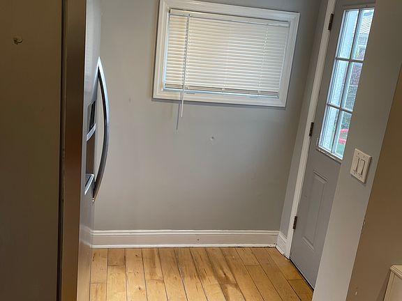 3rd image of 152 Urban St Floor 1