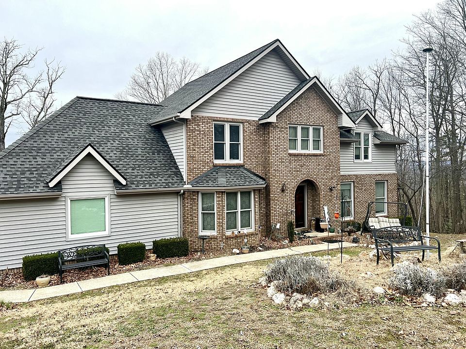 2nd image of 227 N Brent Dr