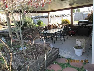 3rd image of 39 W Glennis Dr