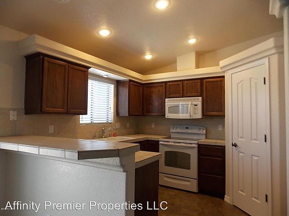 3rd image of 3441 Kearsage Pl