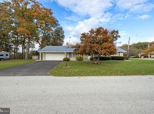 7 Oak Hills Dr, Hanover, PA 17331
