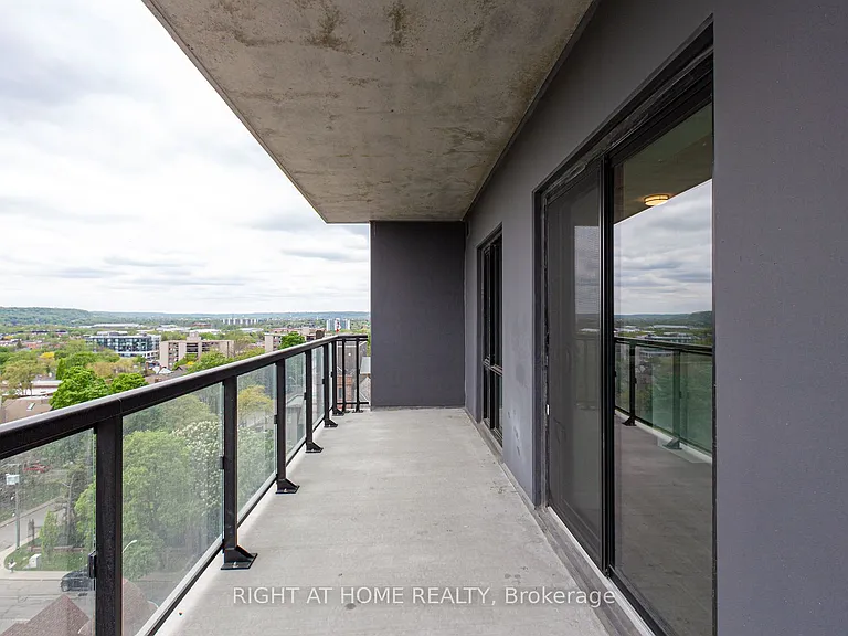 15 Queen St S #1014 — Photo 28