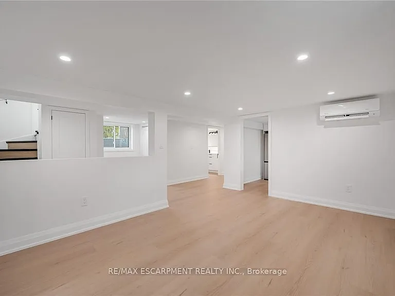 1339 Augustine Dr — Photo 9
