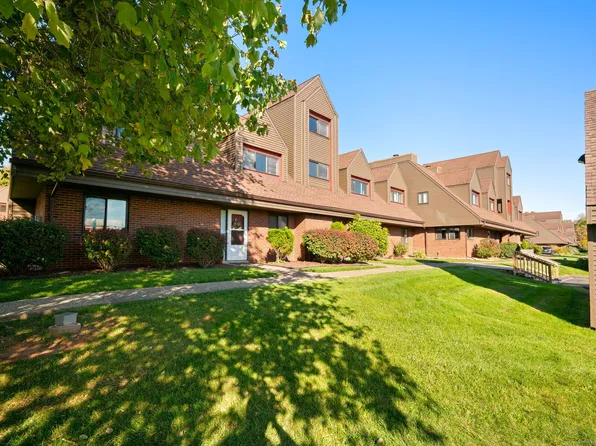 60 Montoya Drive #60, Branford, CT 06405