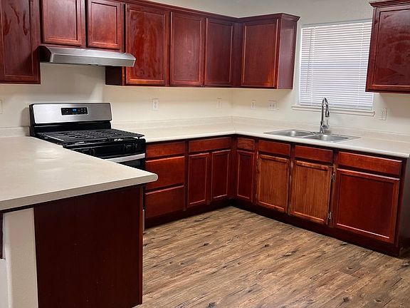 4th image of 540 E Lakeview Ave #B