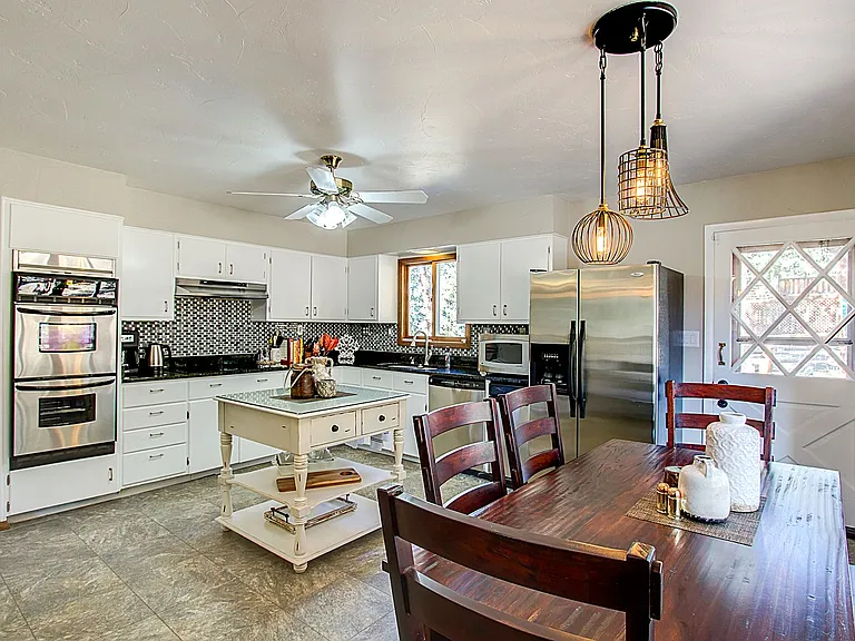 1040 Forest Hill Rd — Photo 20