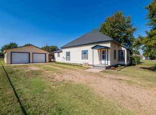 314 N 6th St, Conway Springs, KS 67031