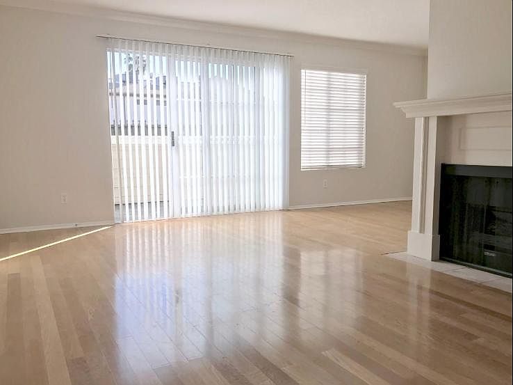 1st image of 835 N Croft Ave APT 102