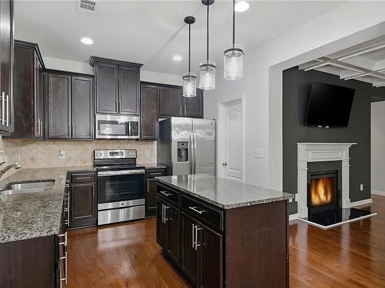 1697 Paxton Dr SW — Photo 13