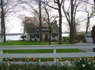 6 Tuthill Dr, Shelter Island Heights, NY 11965