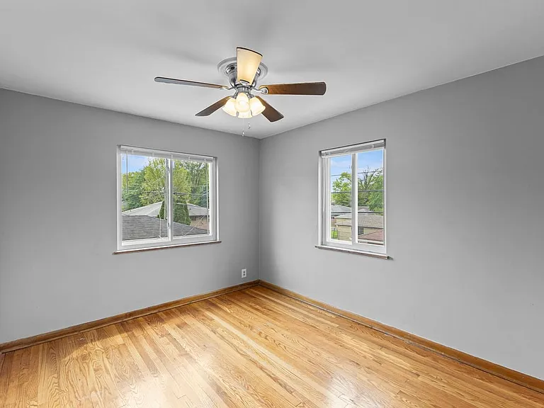 723 Village Dr — Photo 9