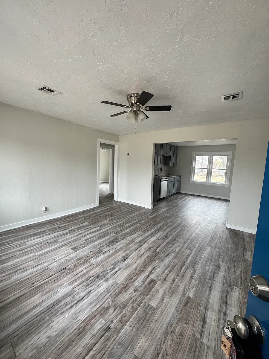 Living and Dining combo - 6800 NW 36th St