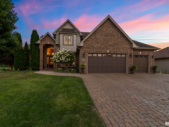 424 Linden Ln, Williamsville, IL 62693