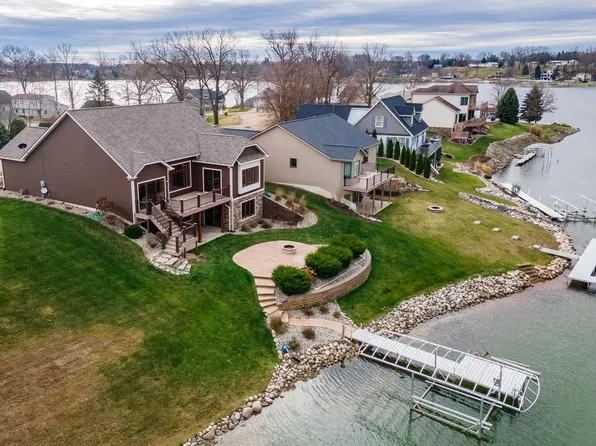 240 Lane 280c Hamilton Lk, Hamilton, IN 46742