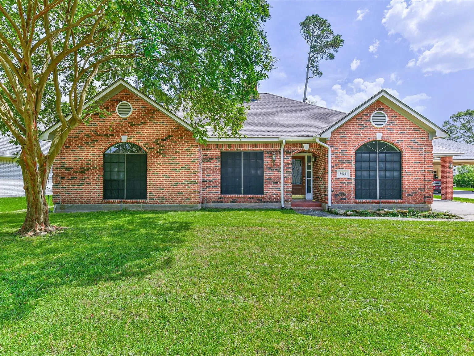 5 bed, 3.5 bath, 3044 sqft, $2,600 — Photo 1