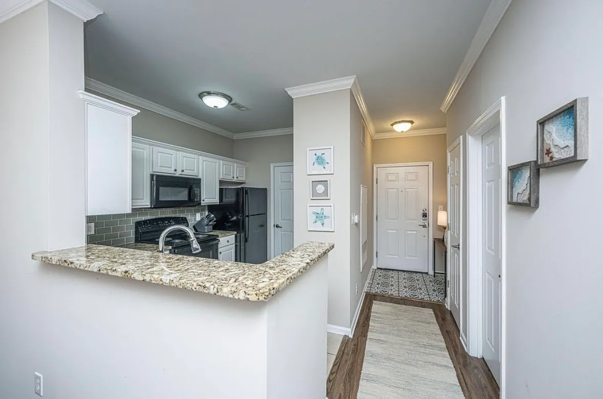 2 bed, 1049 sqft, $3,400 — Photo 4