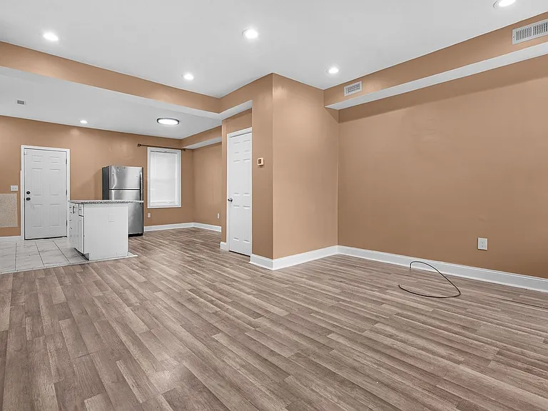 3003 W Garrison Ave — Photo 15