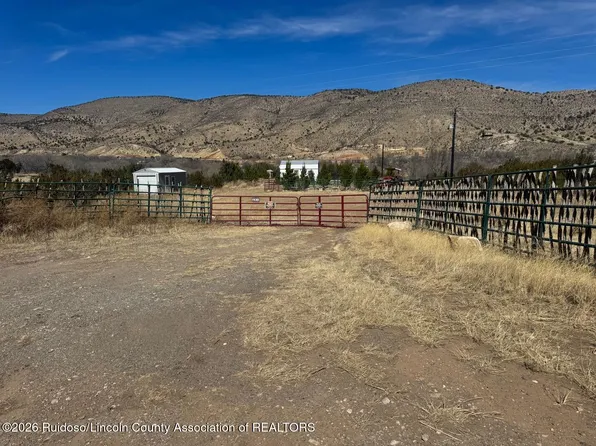 265 El Valle Loop, San Patricio, NM 88348