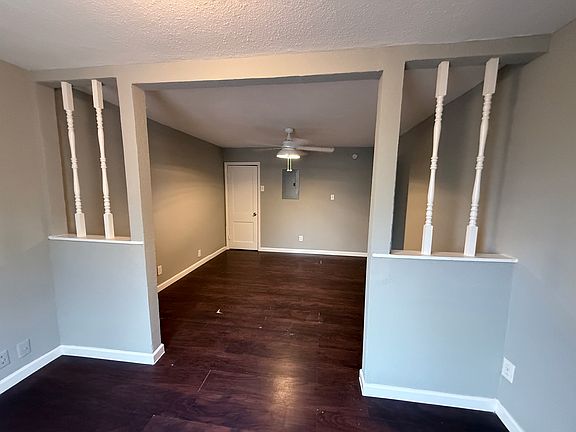 4th image of 113 Paramount Ave #1