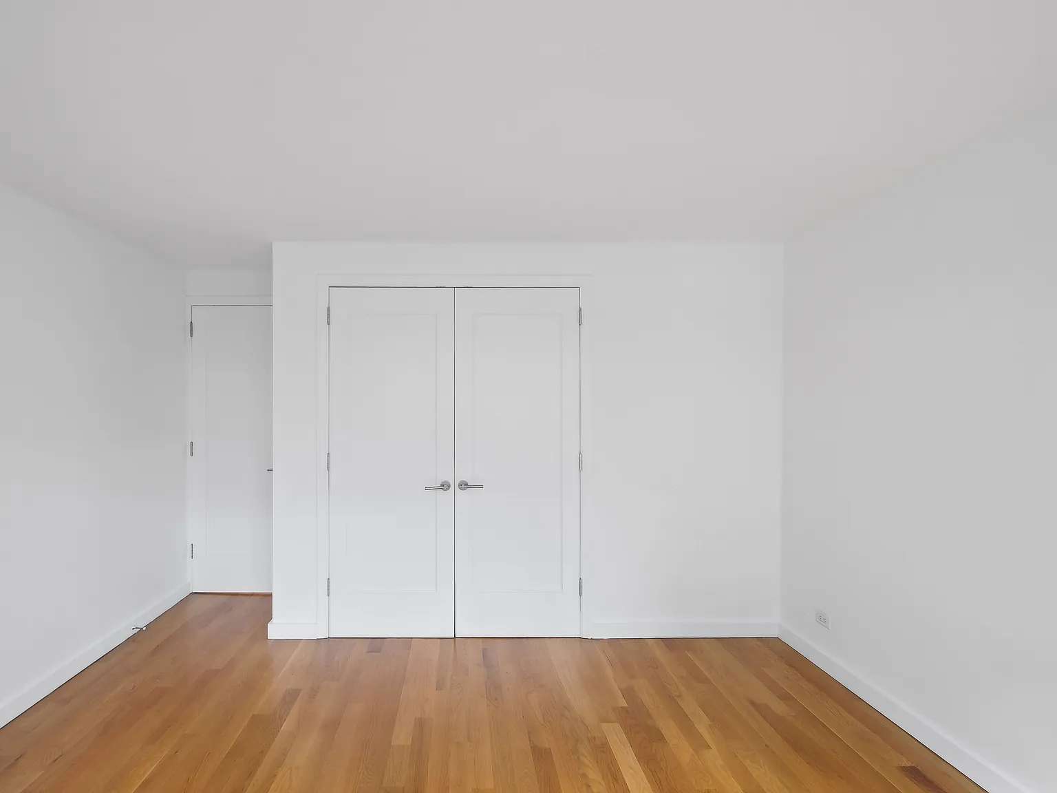 330 West 58th Street — Photo 4