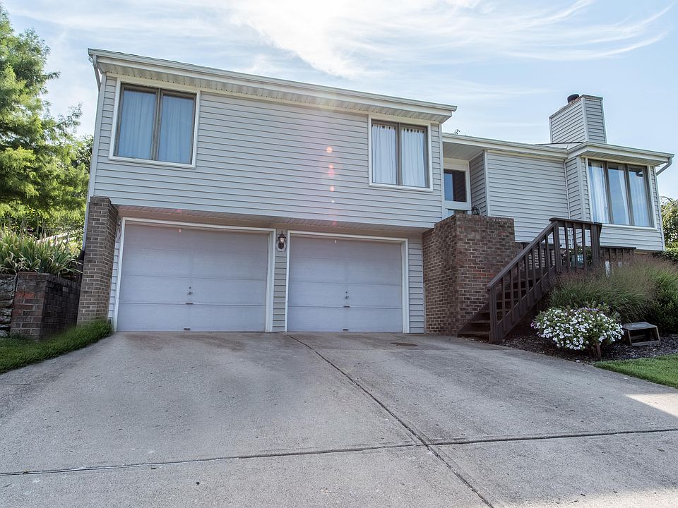 1st image of 18552 Whispering Woods Dr