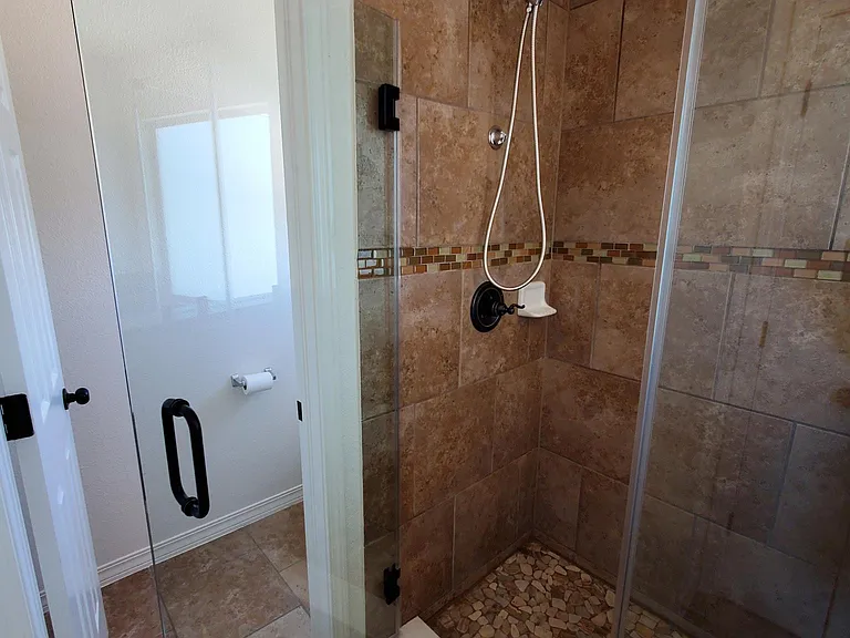 14604 Christian Castle Ave — Photo 32