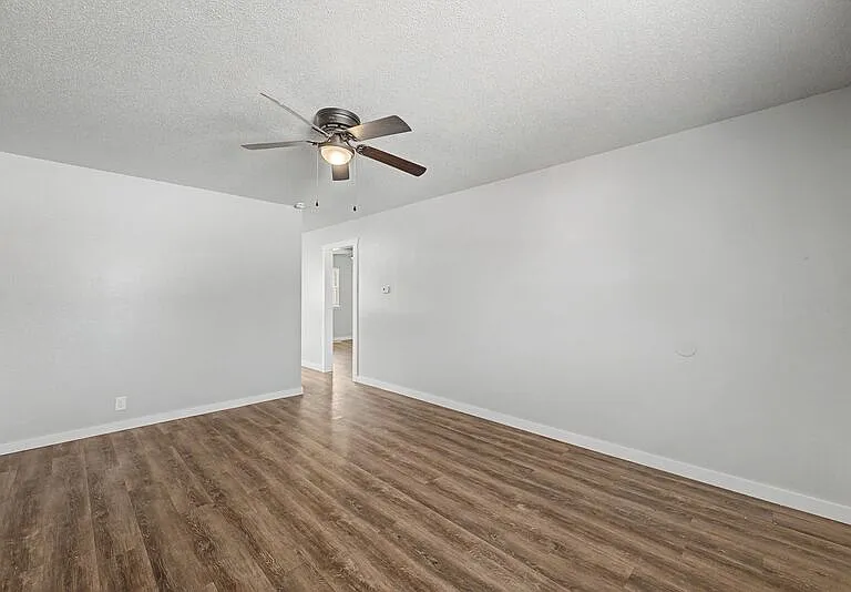 1305 W New Hope Rd #A — Photo 9
