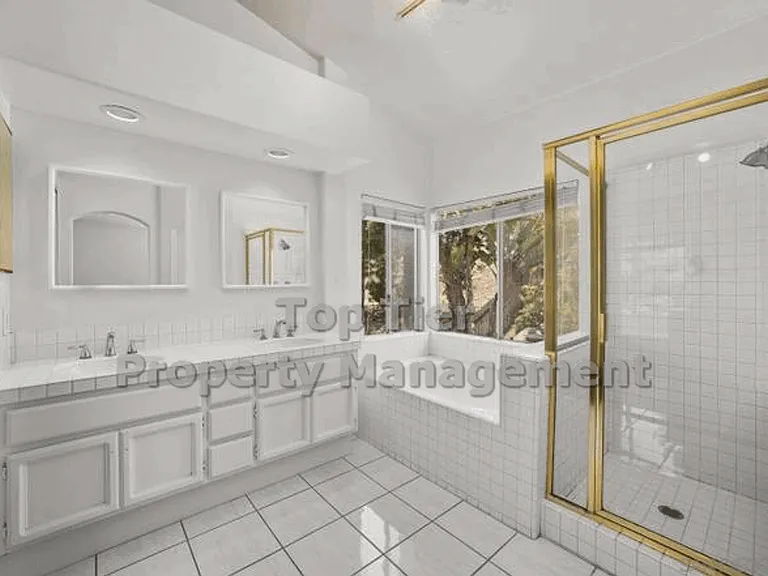 1690 Mountain Pass Cir — Photo 10