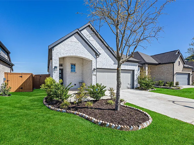 21130 Garden Palm Dr — Photo 2