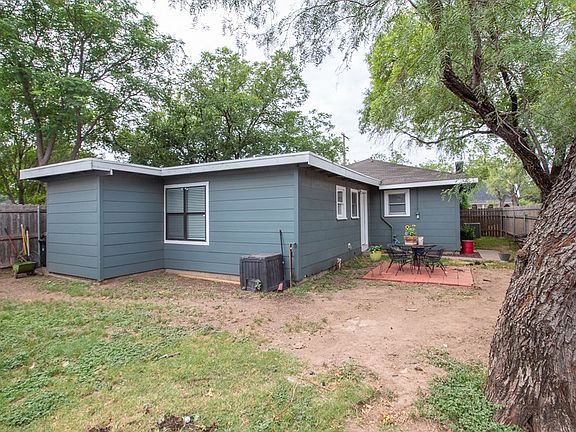 3rd image of 722 W Avenue I