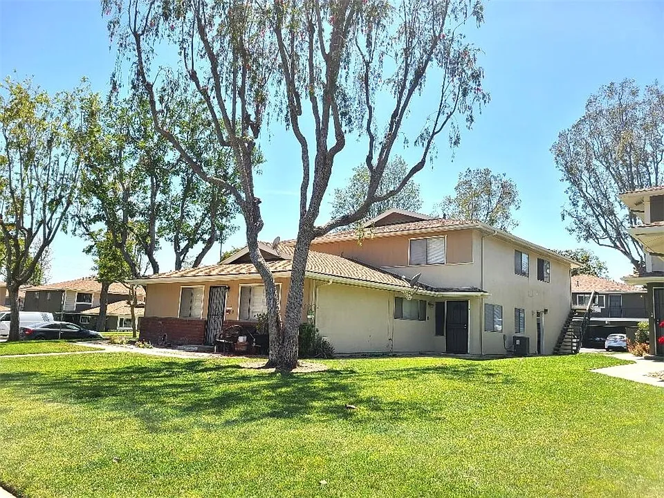 139 Sinclair Ave #2