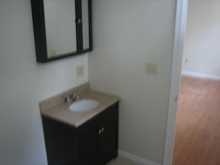 1023 Vine St #202 — Photo 7