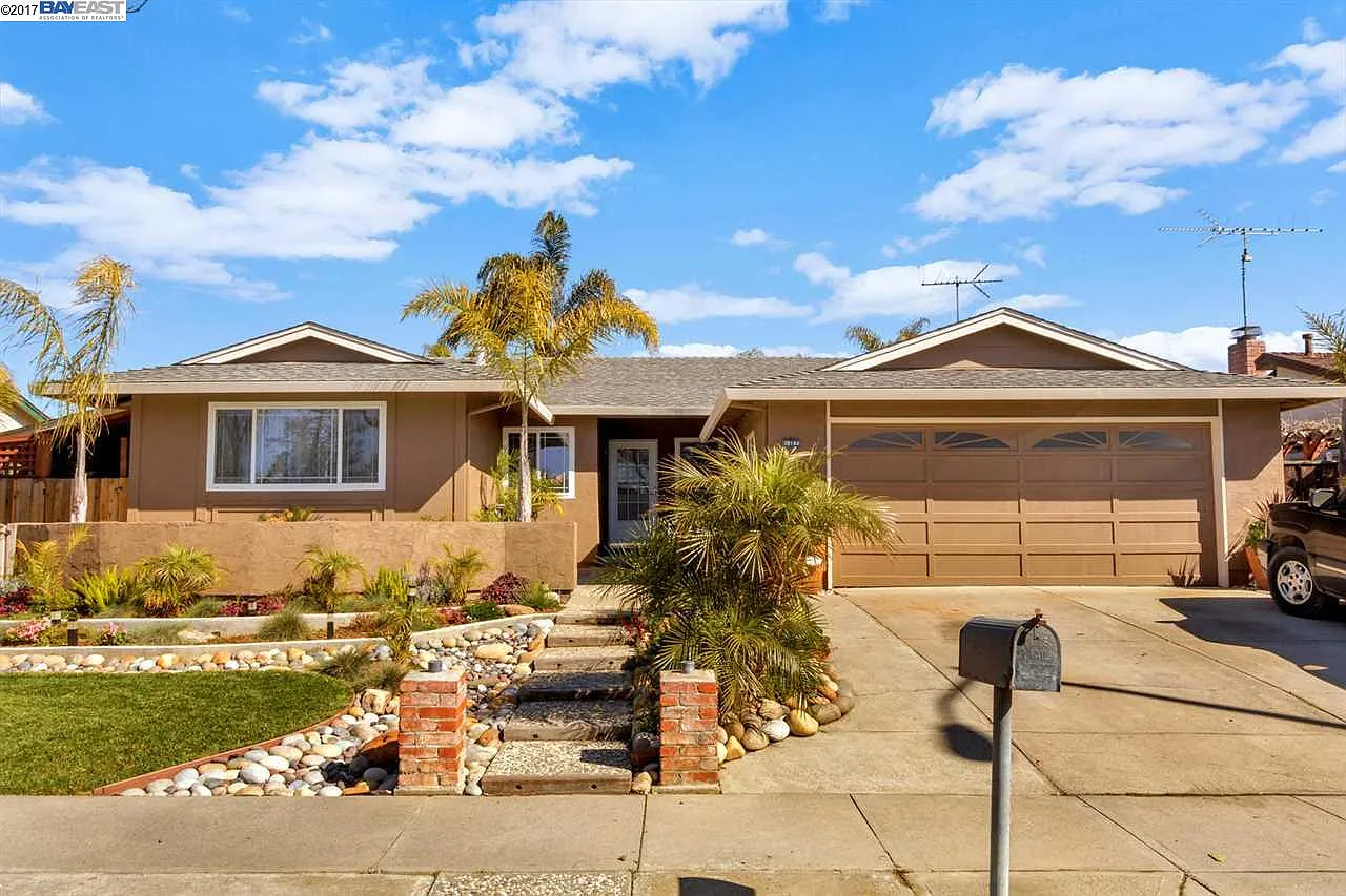 38184 Guava Dr photo 1