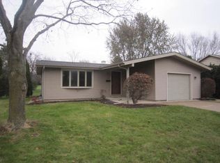 638 Meadow Ln, Burlington, WI 53105