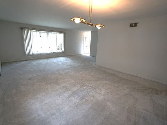 4th image of 1701 N 72nd Ct
