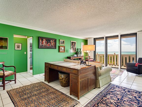 2nd image of 1121 Crandon Blvd APT D1204