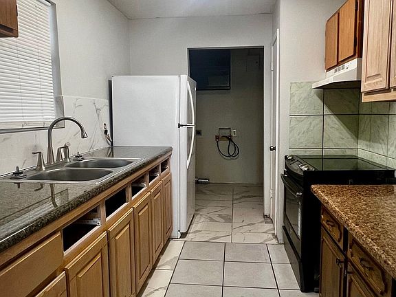 5th image of 227 S McWhorter St