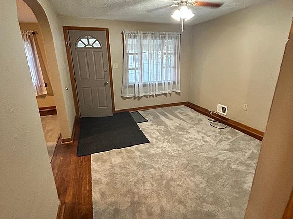 5th image of 1418 Elm St