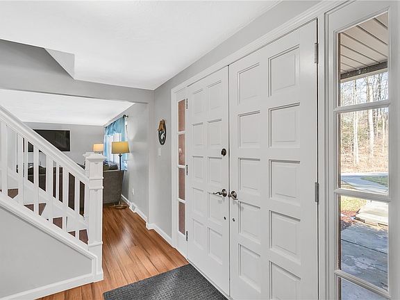 4th image of 3452 Burnett Dr