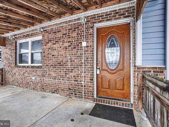 3rd image of 126 Claremont Dr