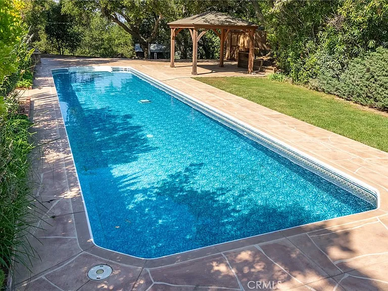 10885 San Marcos Rd — Photo 29